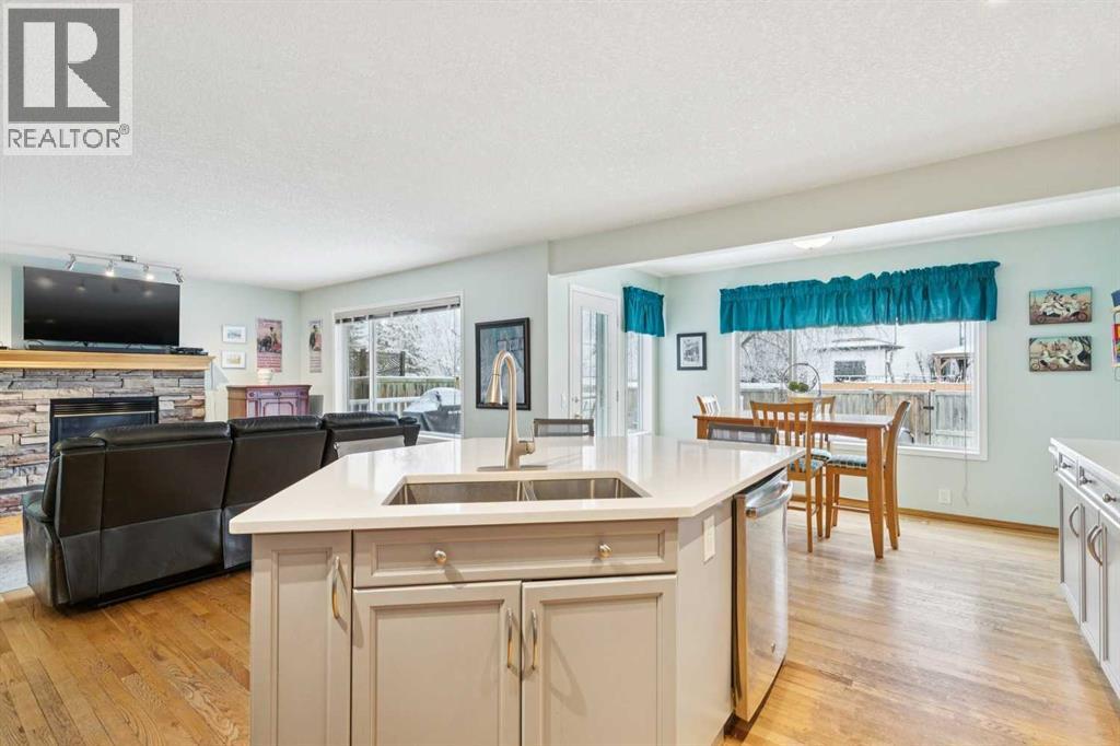 Single Family House for Sale in  Mt Brewster Circle SE McKenzie Lake Calgary 