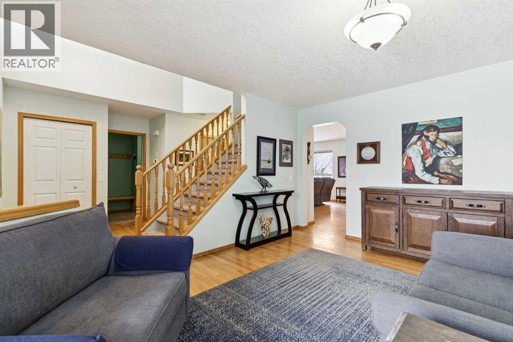 Single Family House for Sale in  Mt Brewster Circle SE McKenzie Lake Calgary 