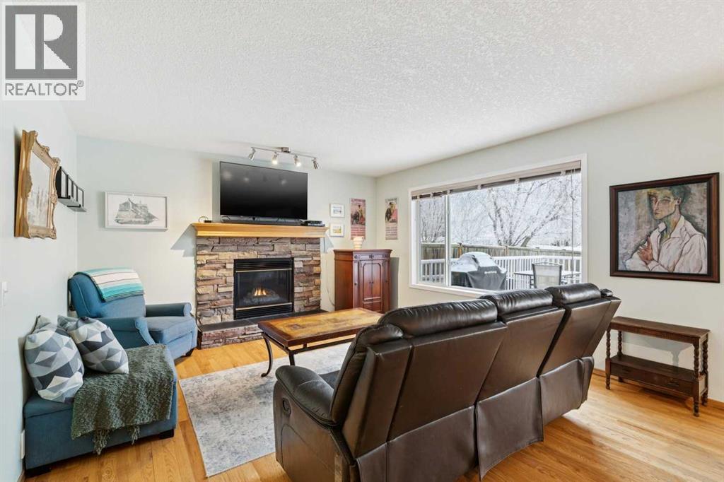 Single Family House for Sale in  Mt Brewster Circle SE McKenzie Lake Calgary 