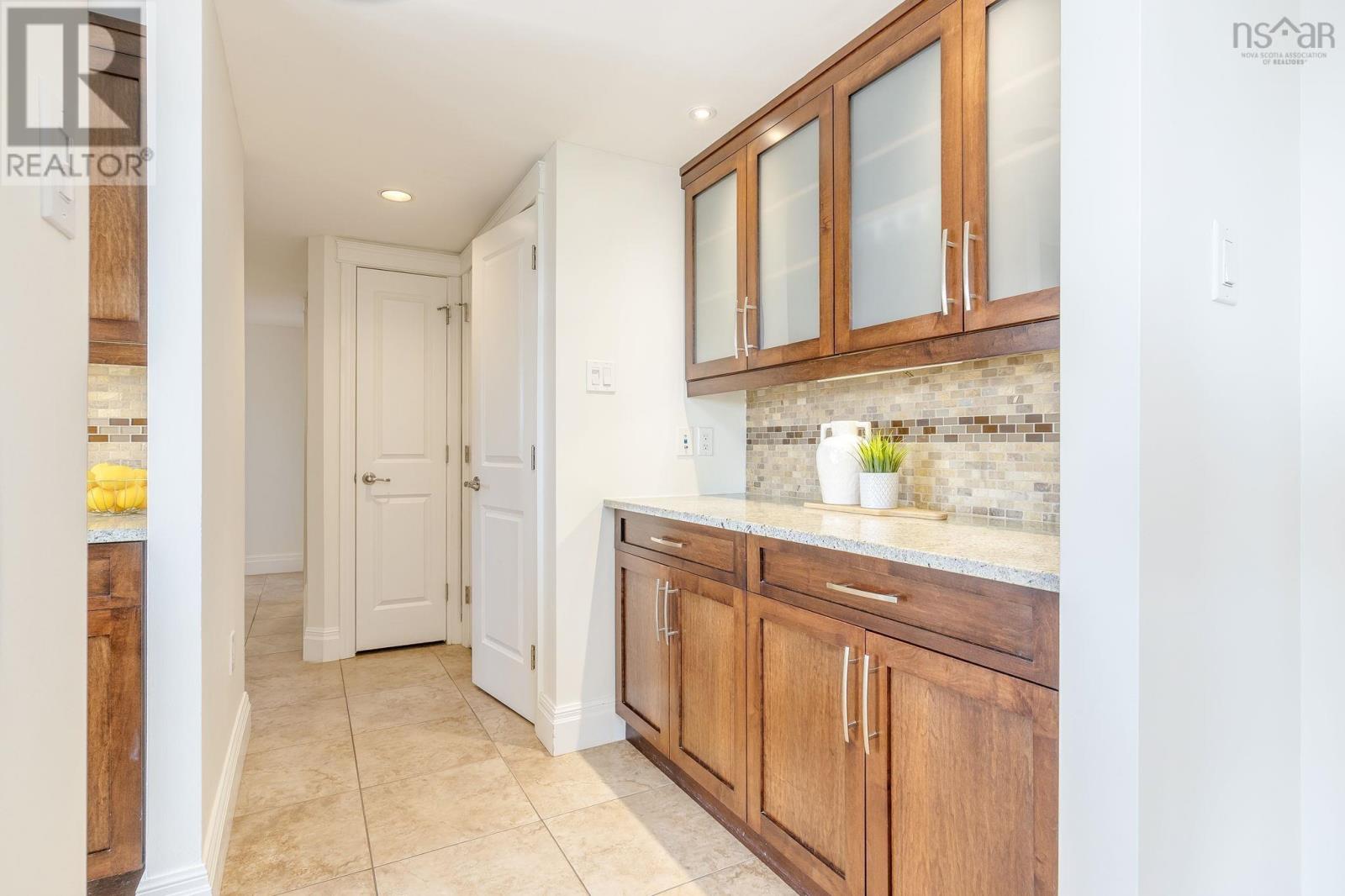 Property 21 of 37 of 1110 45 Vimy Avenue