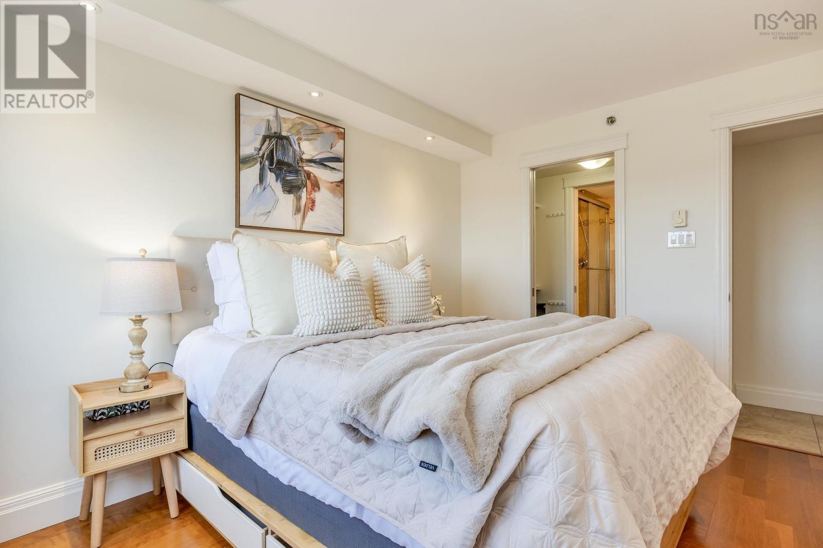 Property 25 of 37 of 1110 45 Vimy Avenue