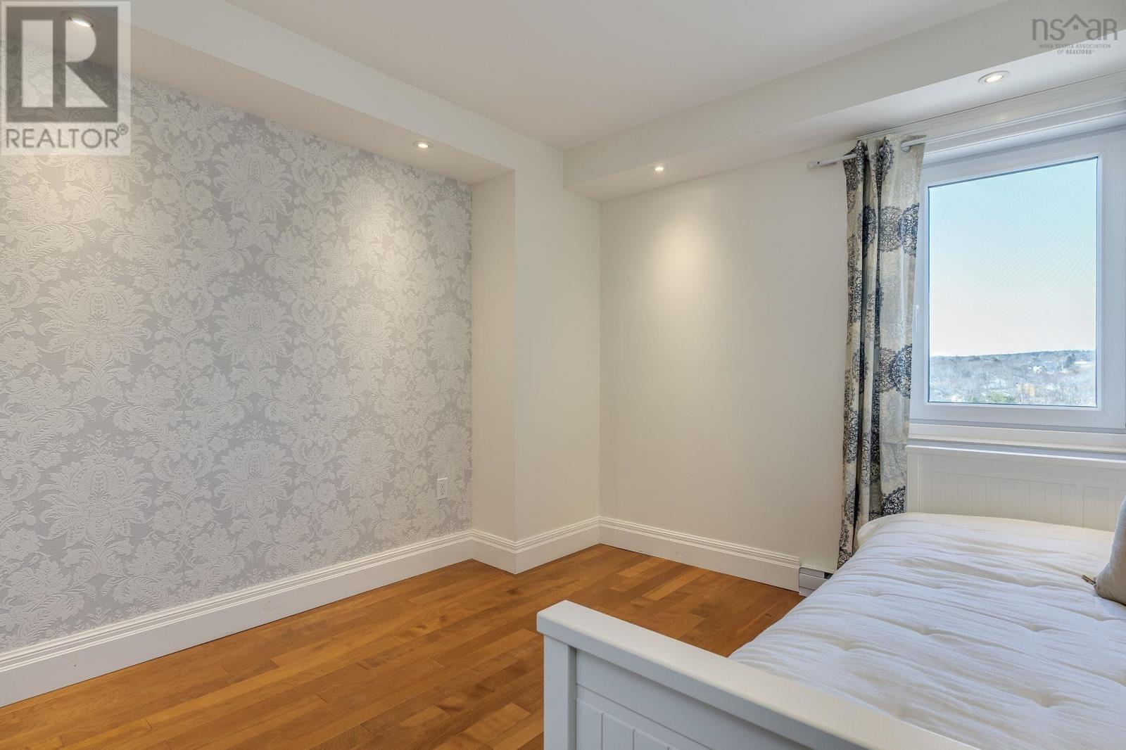 Property 31 of 37 of 1110 45 Vimy Avenue