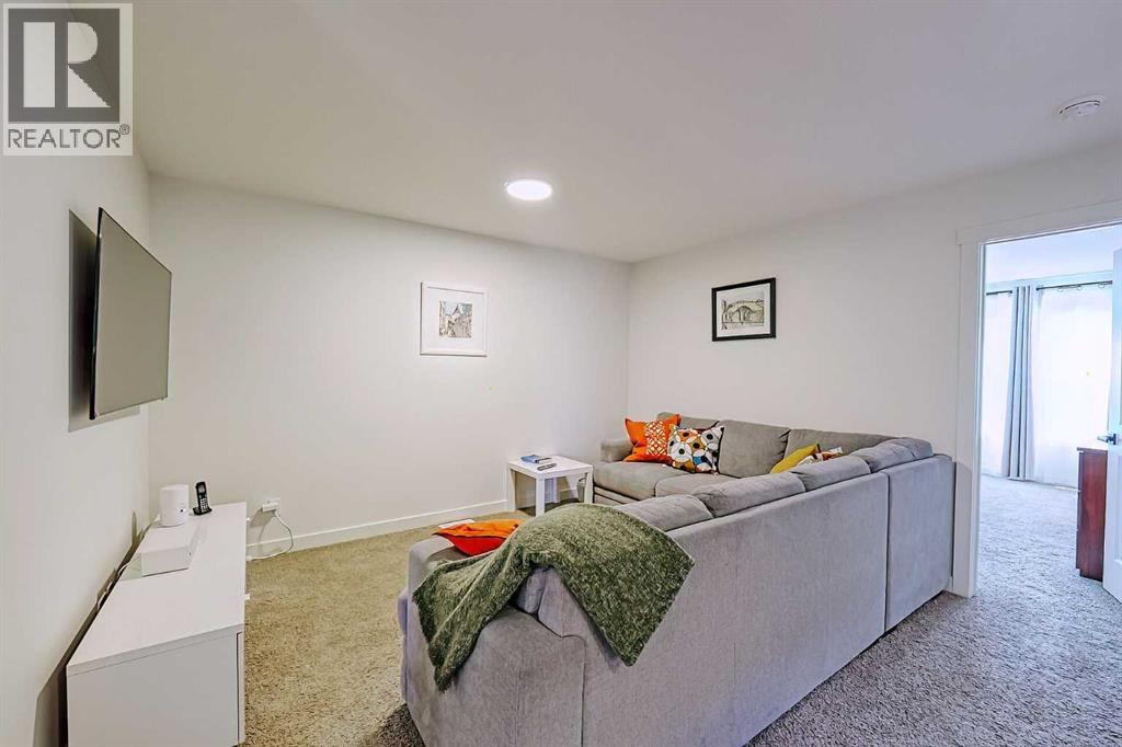 Single Family House for Sale in  Belmont Green SW Belmont Calgary 