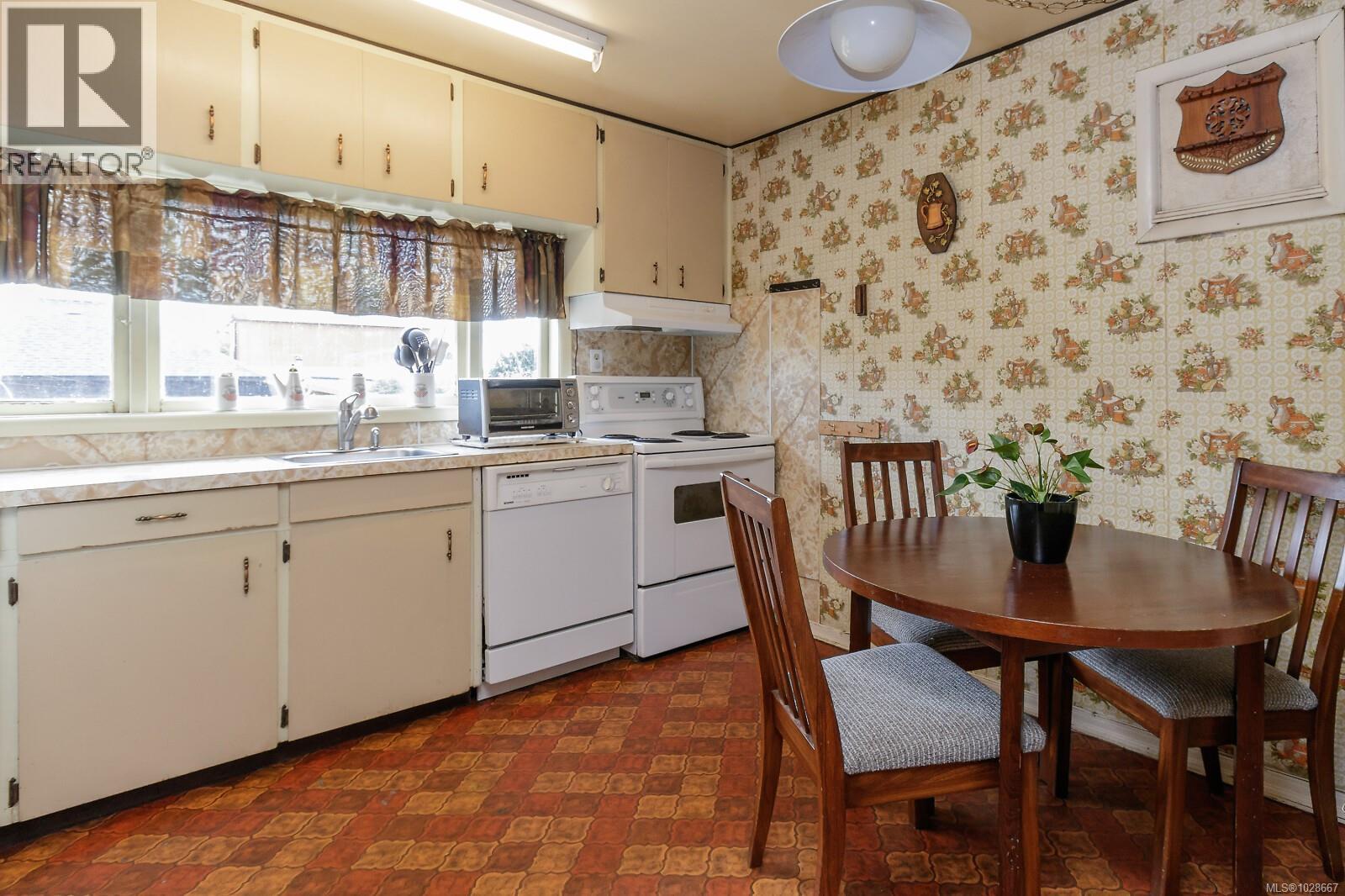 1598 CHAPLIN ST - 13