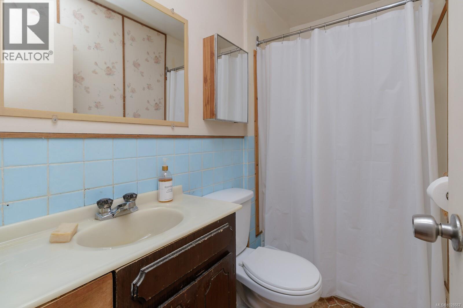 1598 CHAPLIN ST - 21