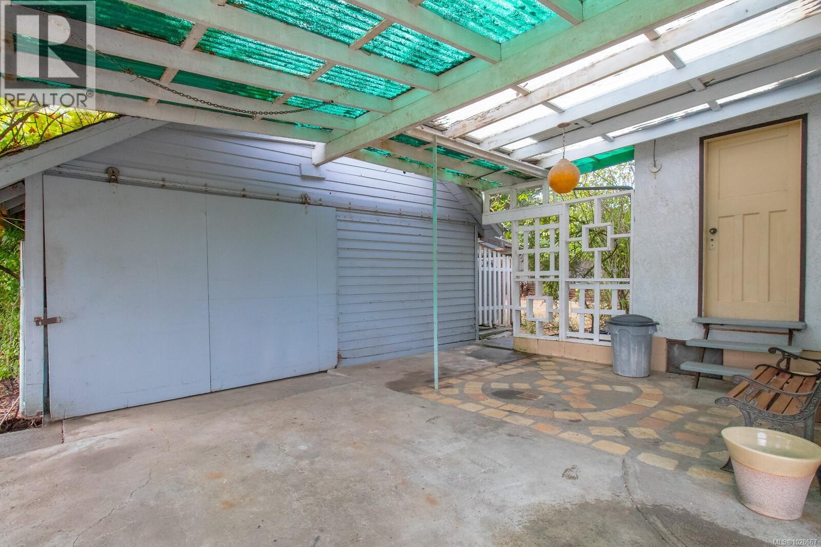 1598 CHAPLIN ST - 27