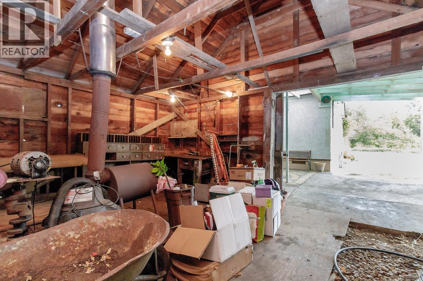 1598 CHAPLIN ST - 28