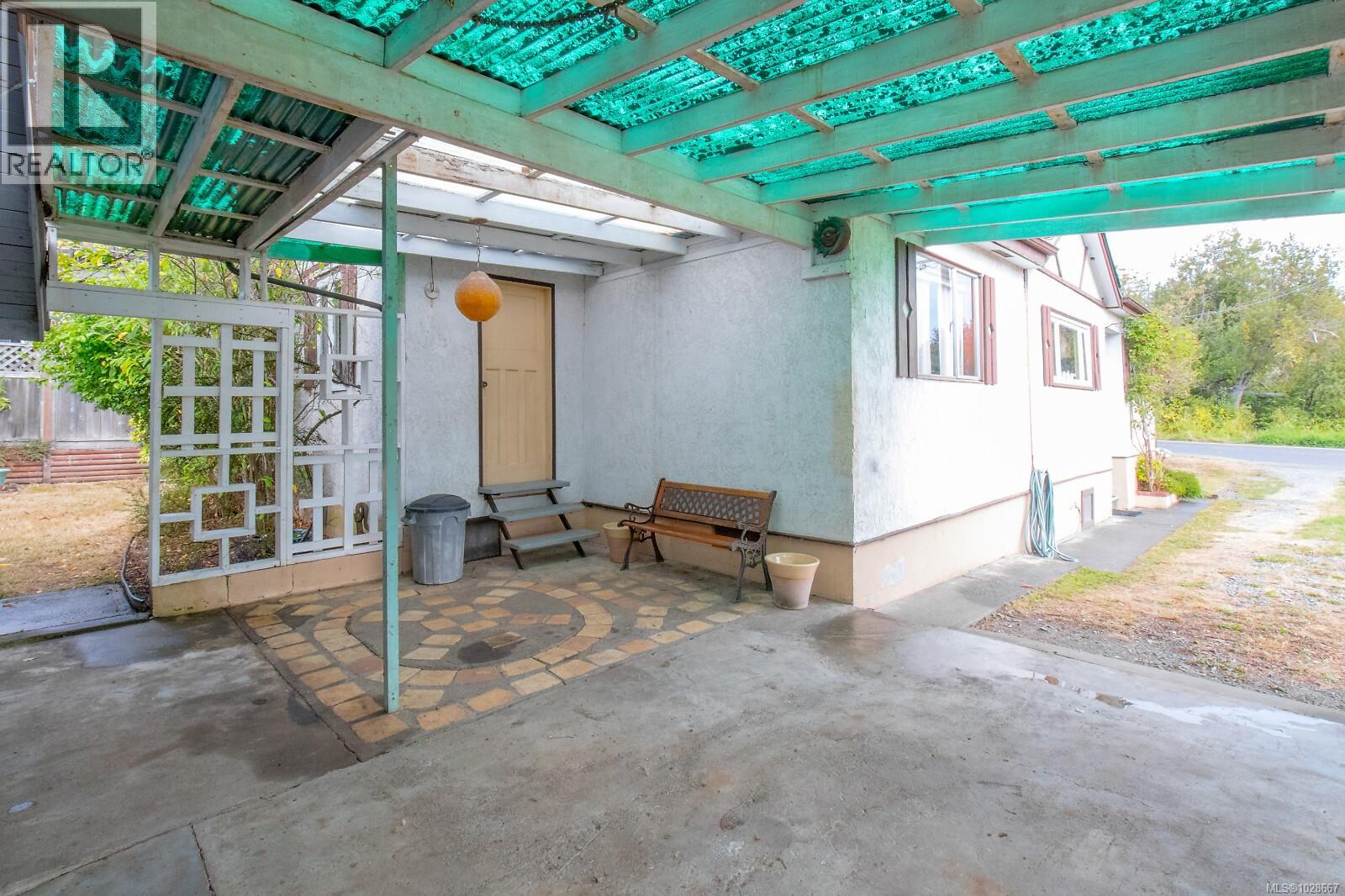 1598 CHAPLIN ST - 29