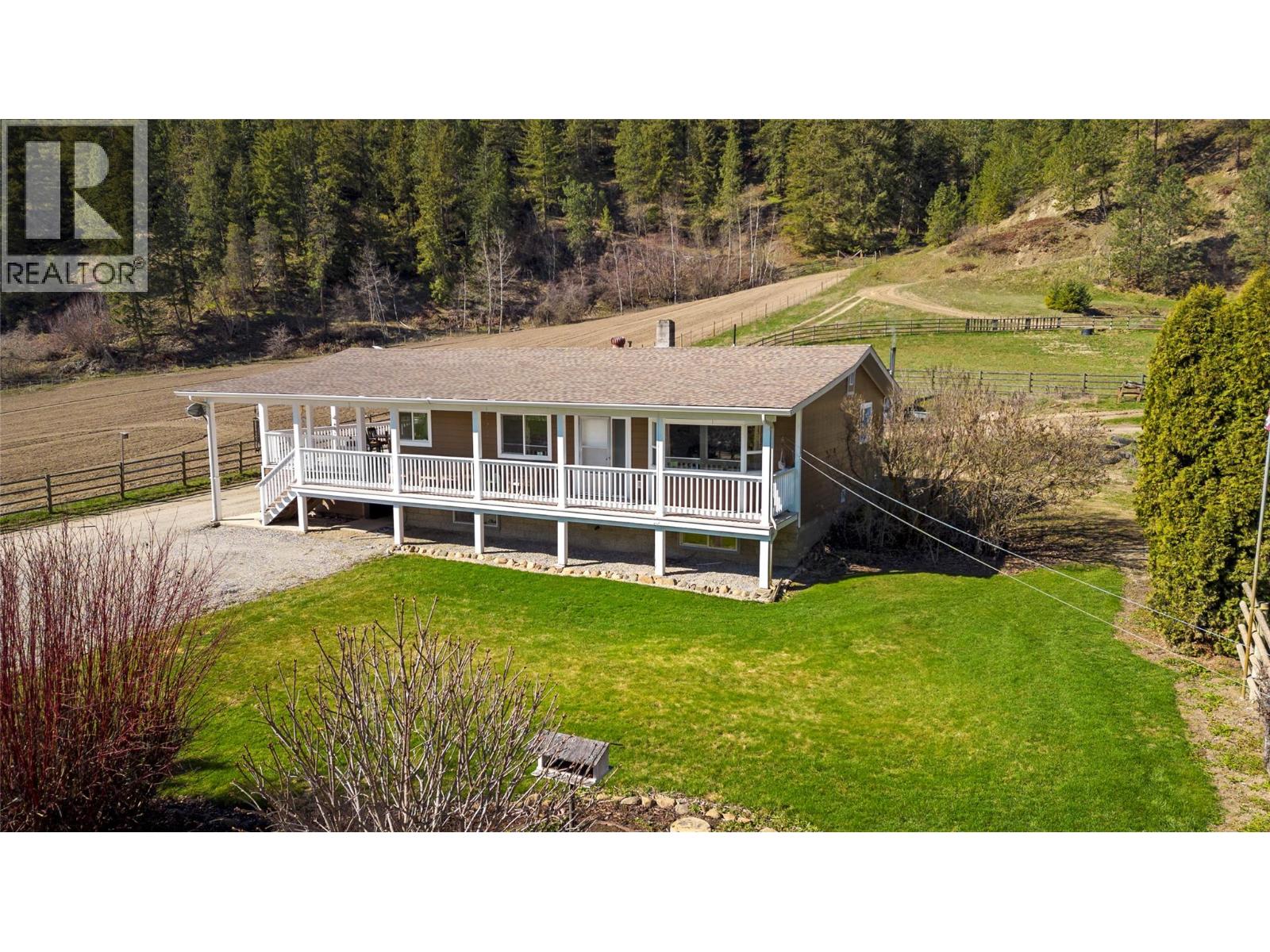 2720 Salmon River Road, Salmon Arm