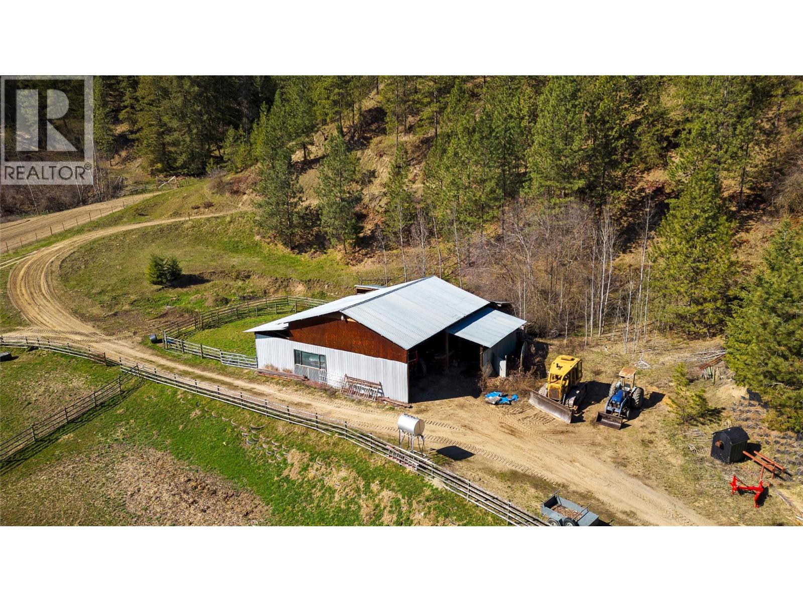 2720 Salmon River Road, Salmon Arm