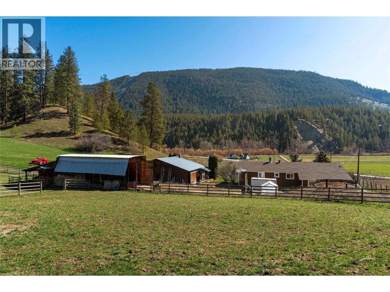 2720 Salmon River Road, Salmon Arm