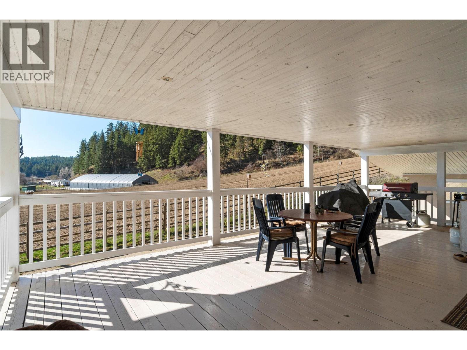 2720 Salmon River Road, Salmon Arm