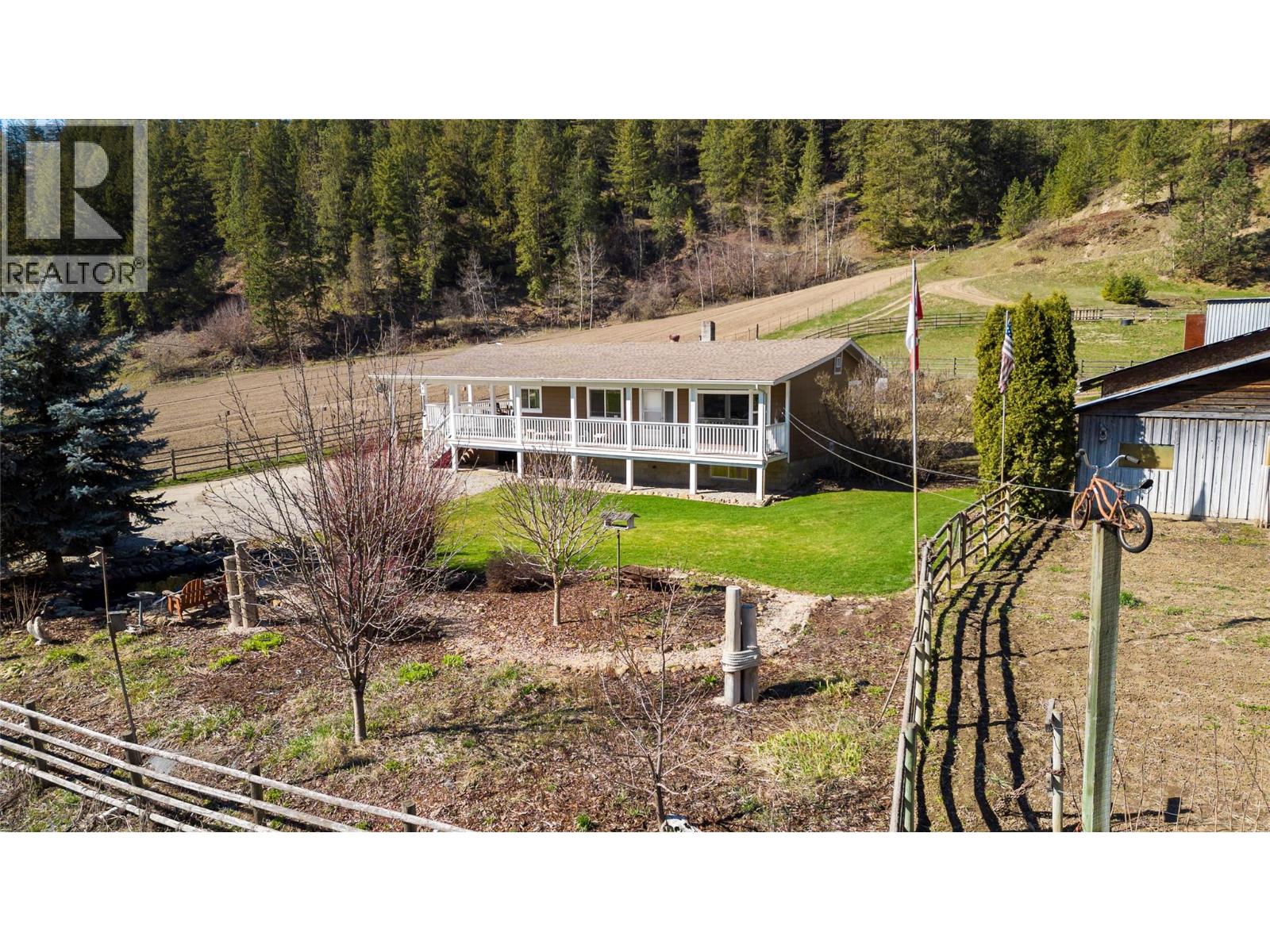 2720 Salmon River Road, Salmon Arm