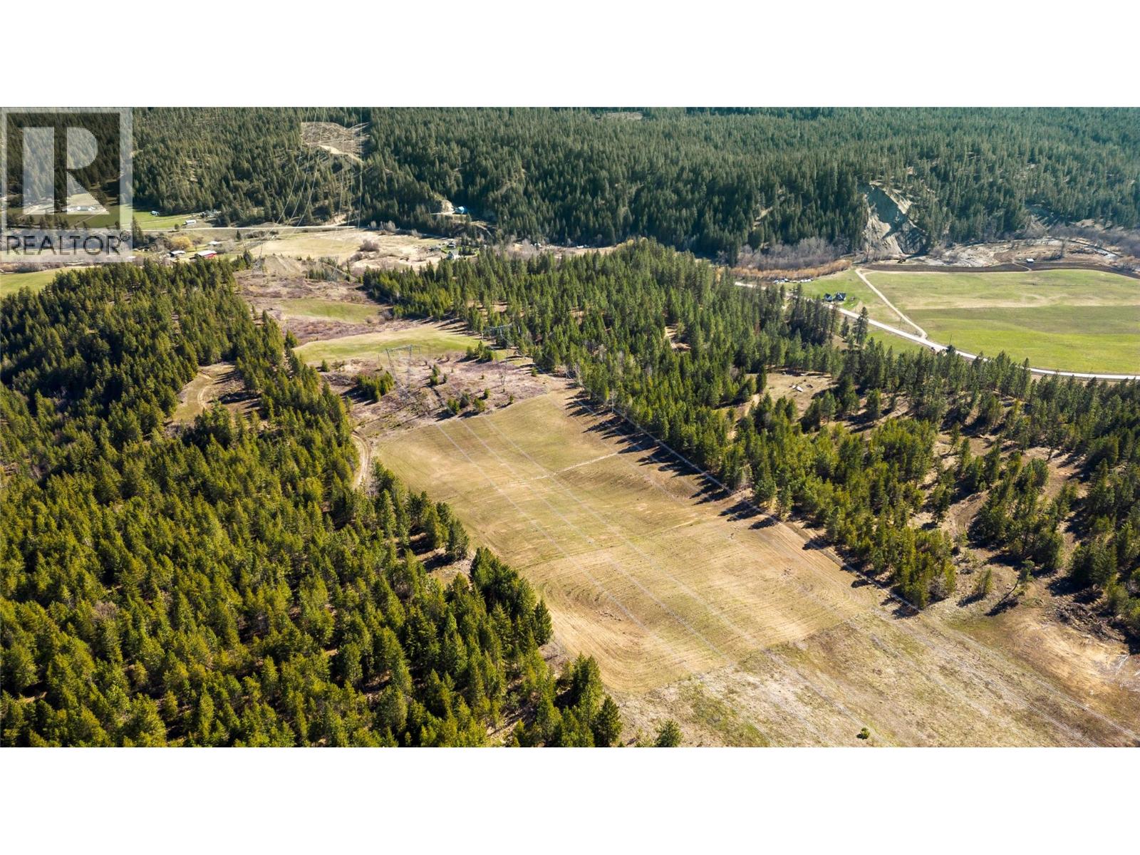 2720 Salmon River Road, Salmon Arm