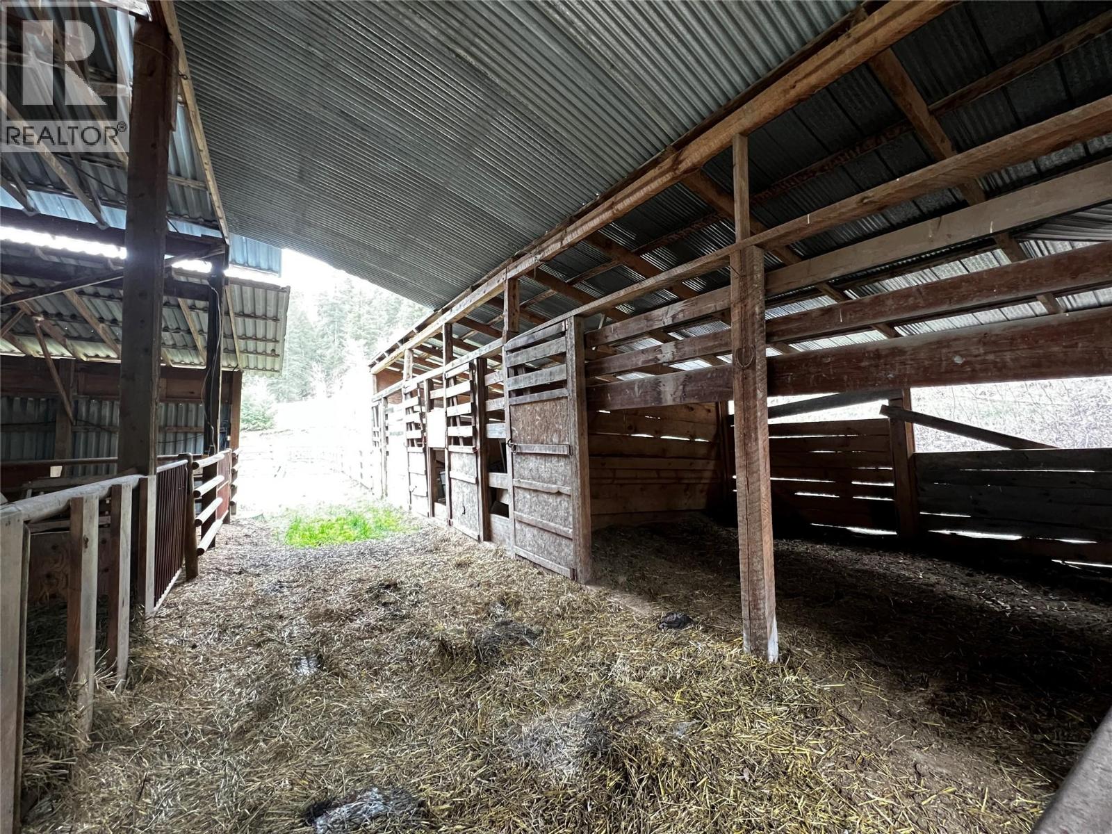 2720 Salmon River Road, Salmon Arm