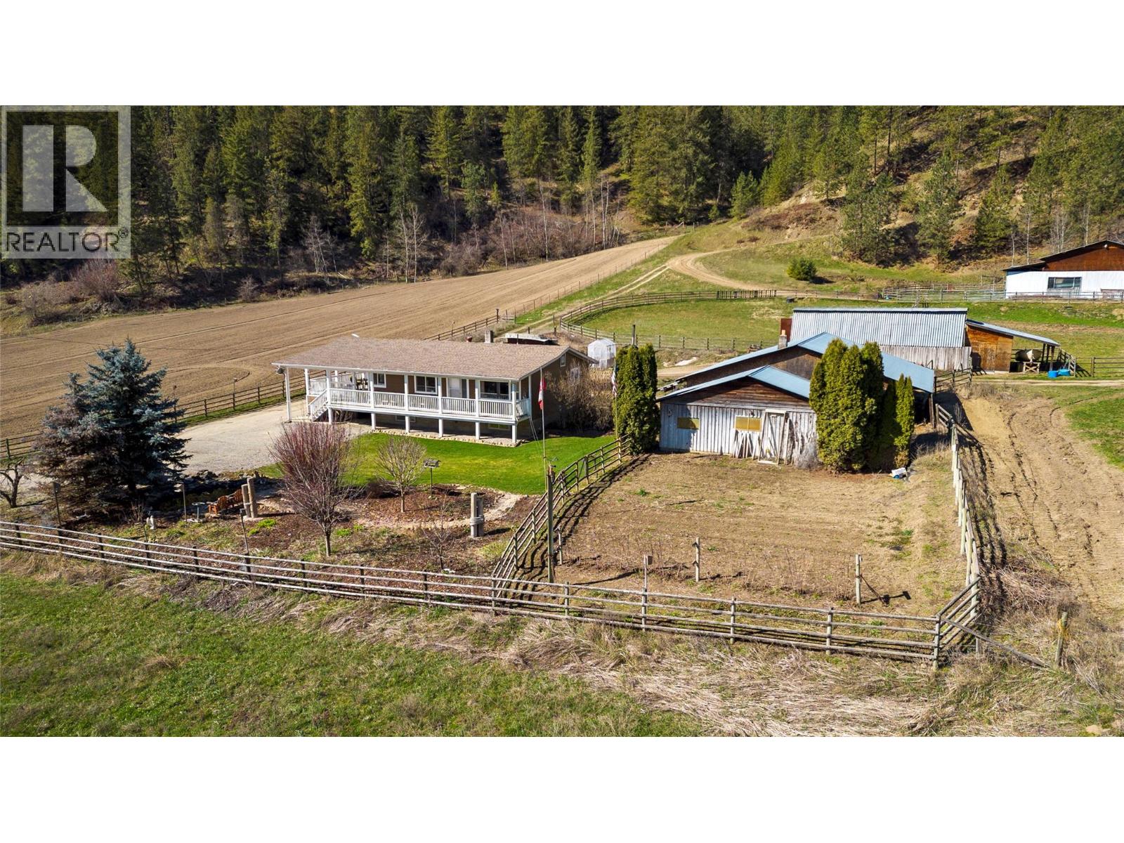 2720 Salmon River Road, Salmon Arm