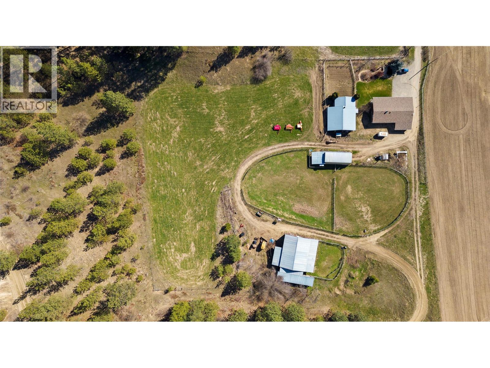 2720 Salmon River Road, Salmon Arm