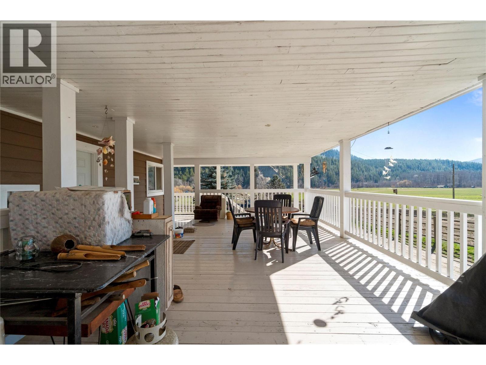 2720 Salmon River Road, Salmon Arm