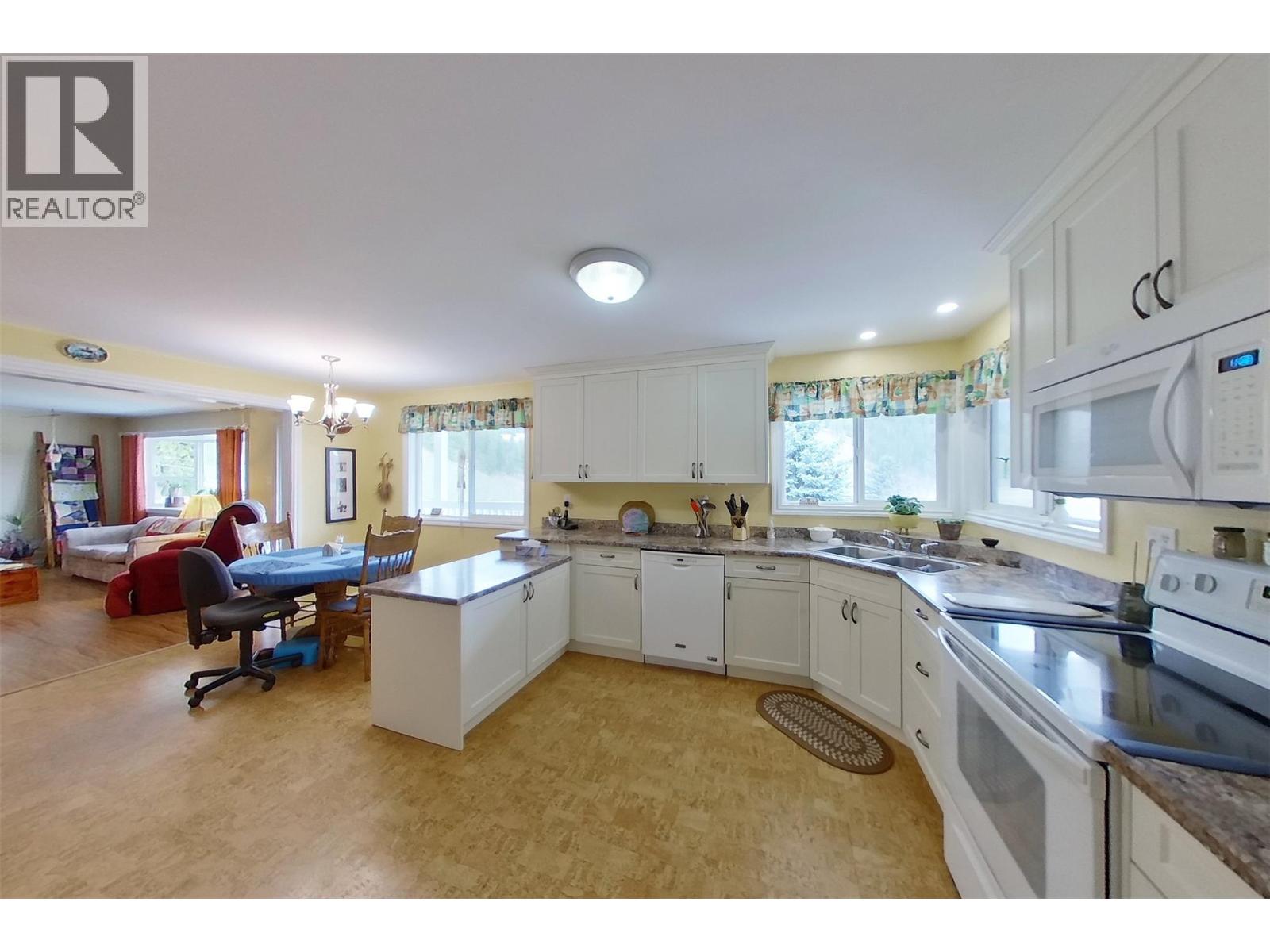 2720 Salmon River Road - 39