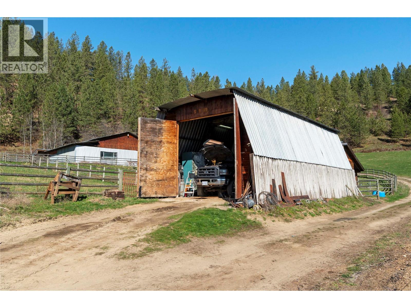 2720 Salmon River Road, Salmon Arm