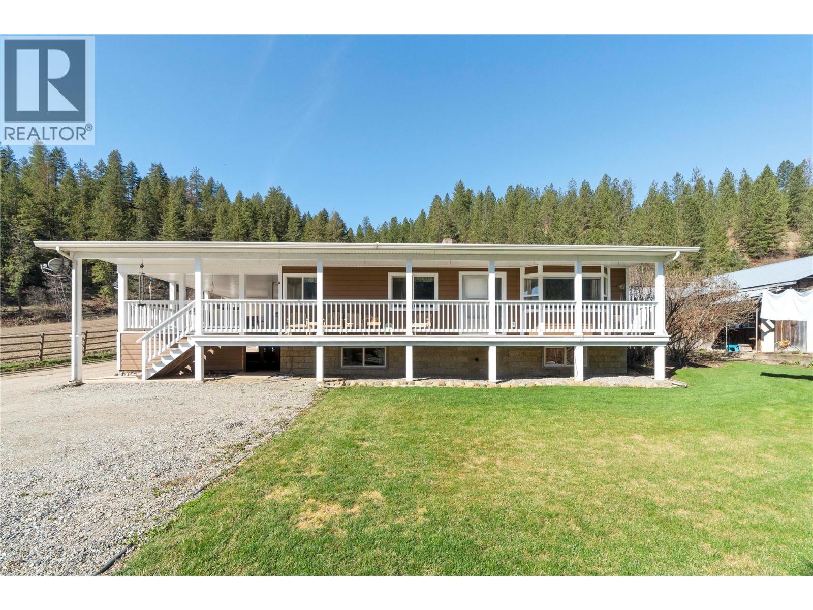 2720 Salmon River Road, Salmon Arm