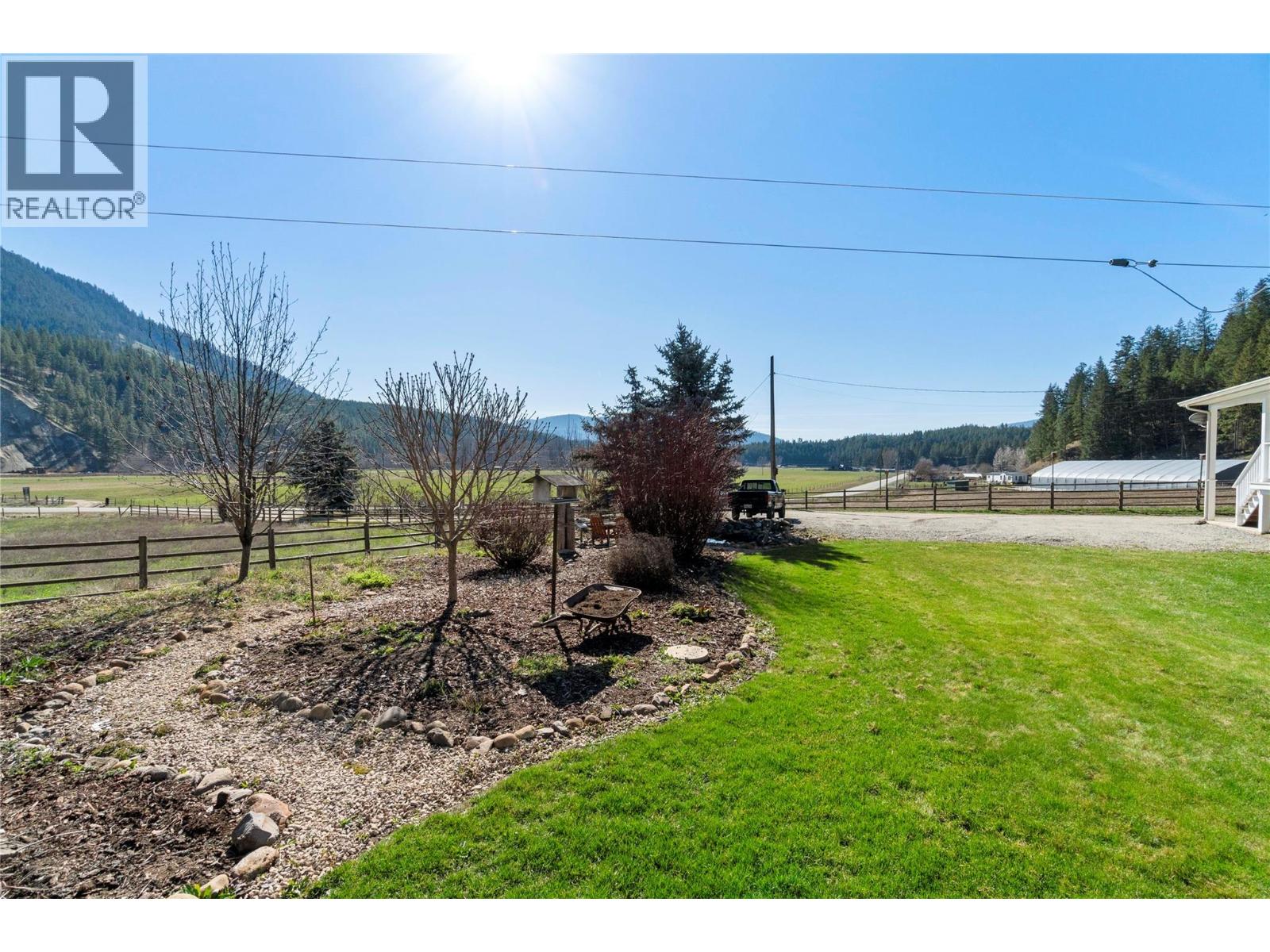 2720 Salmon River Road, Salmon Arm