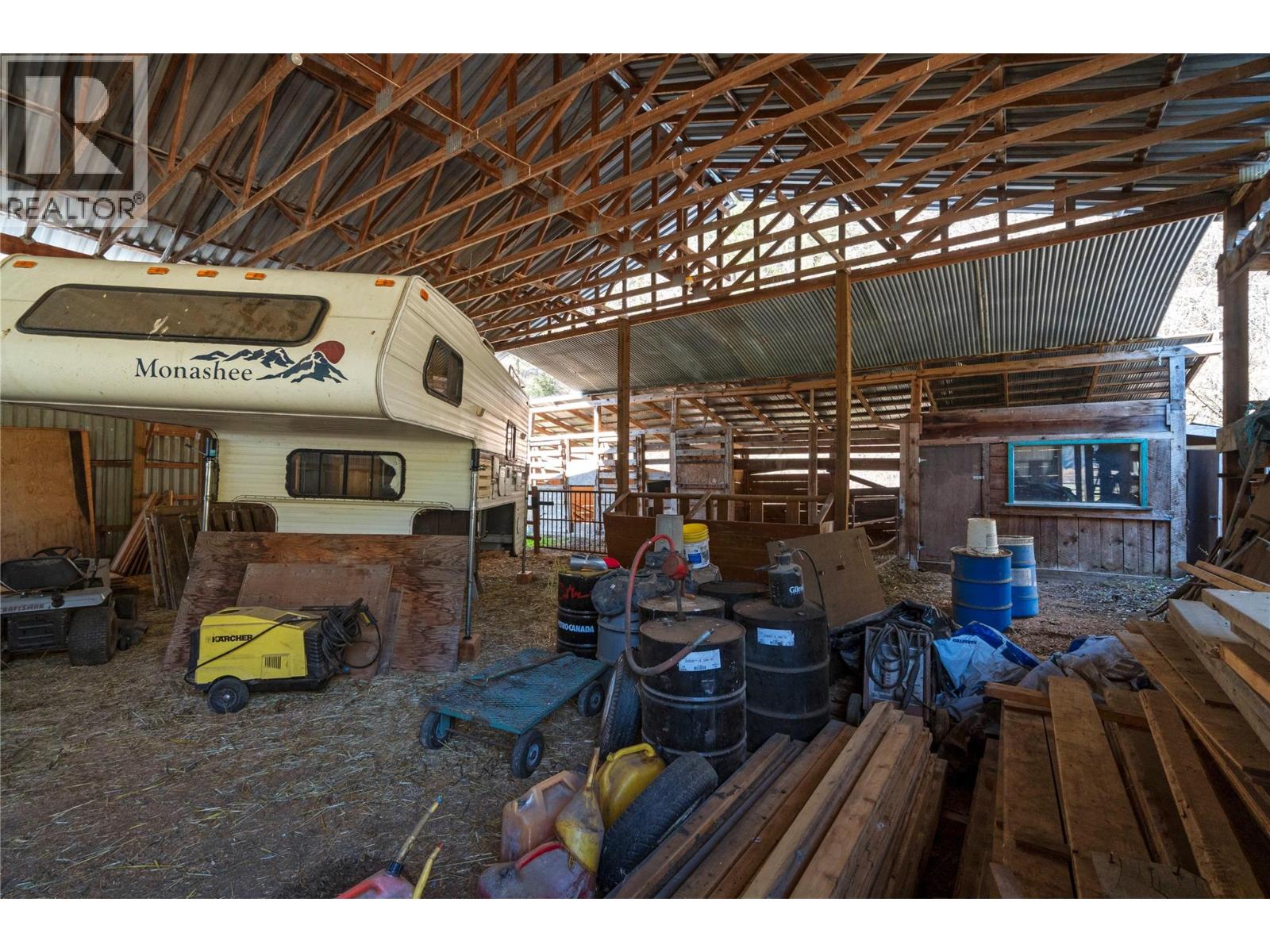 2720 Salmon River Road, Salmon Arm