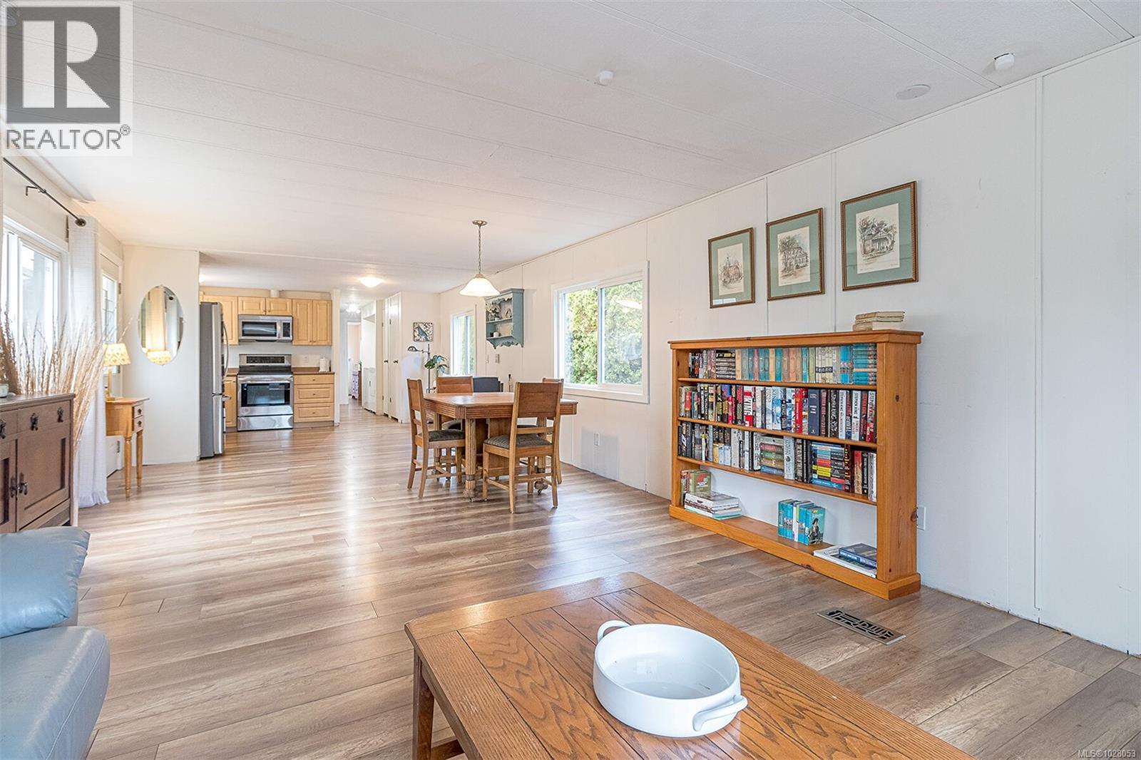 243 TWIGGLY WIGGLY RD - 10