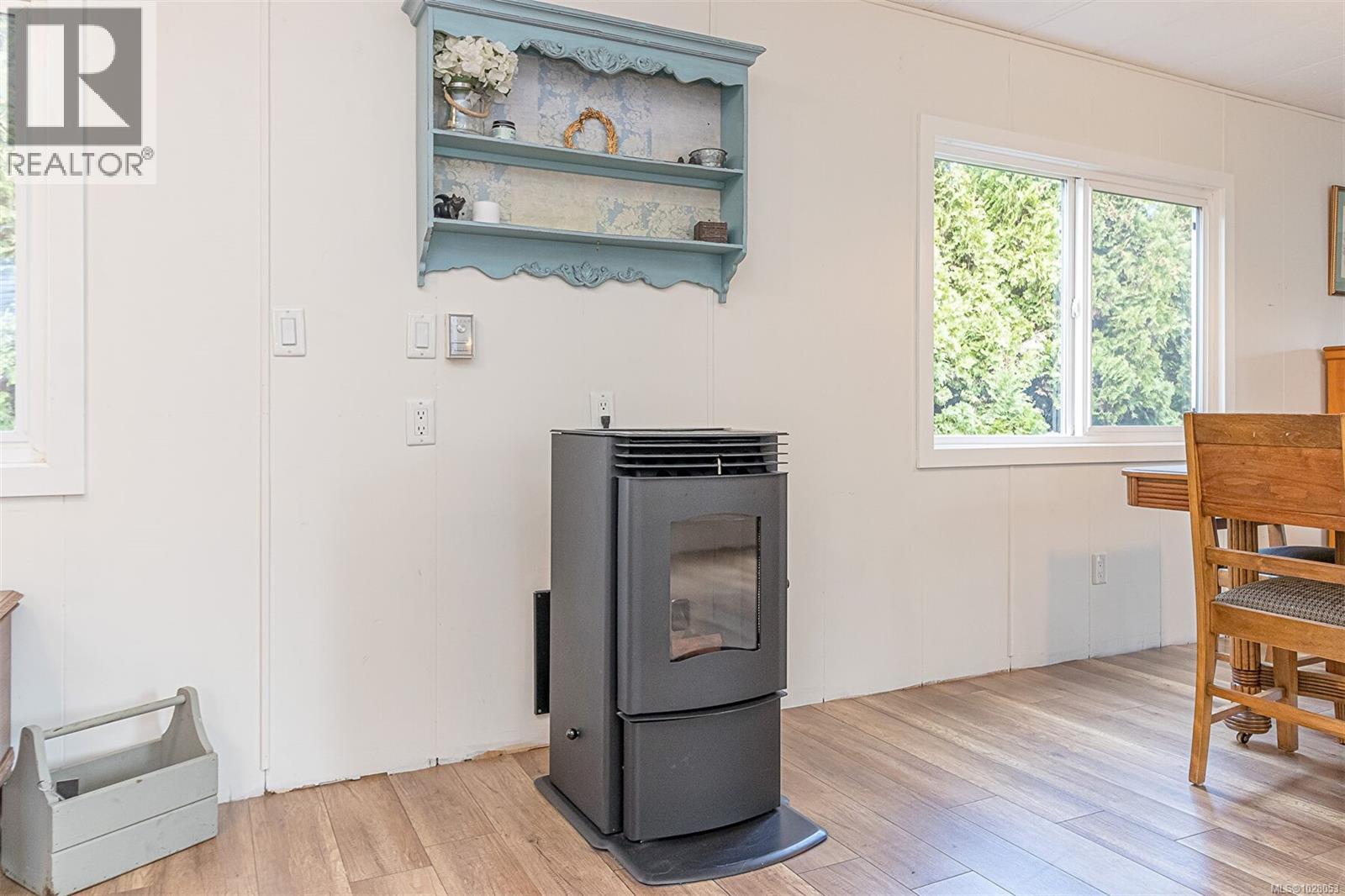 243 TWIGGLY WIGGLY RD - 16