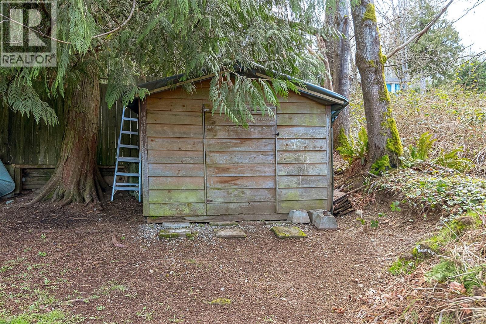 243 TWIGGLY WIGGLY RD - 27