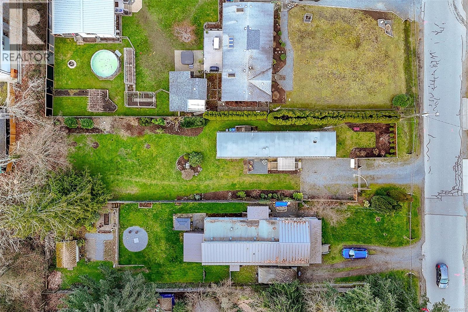 243 TWIGGLY WIGGLY RD - 31