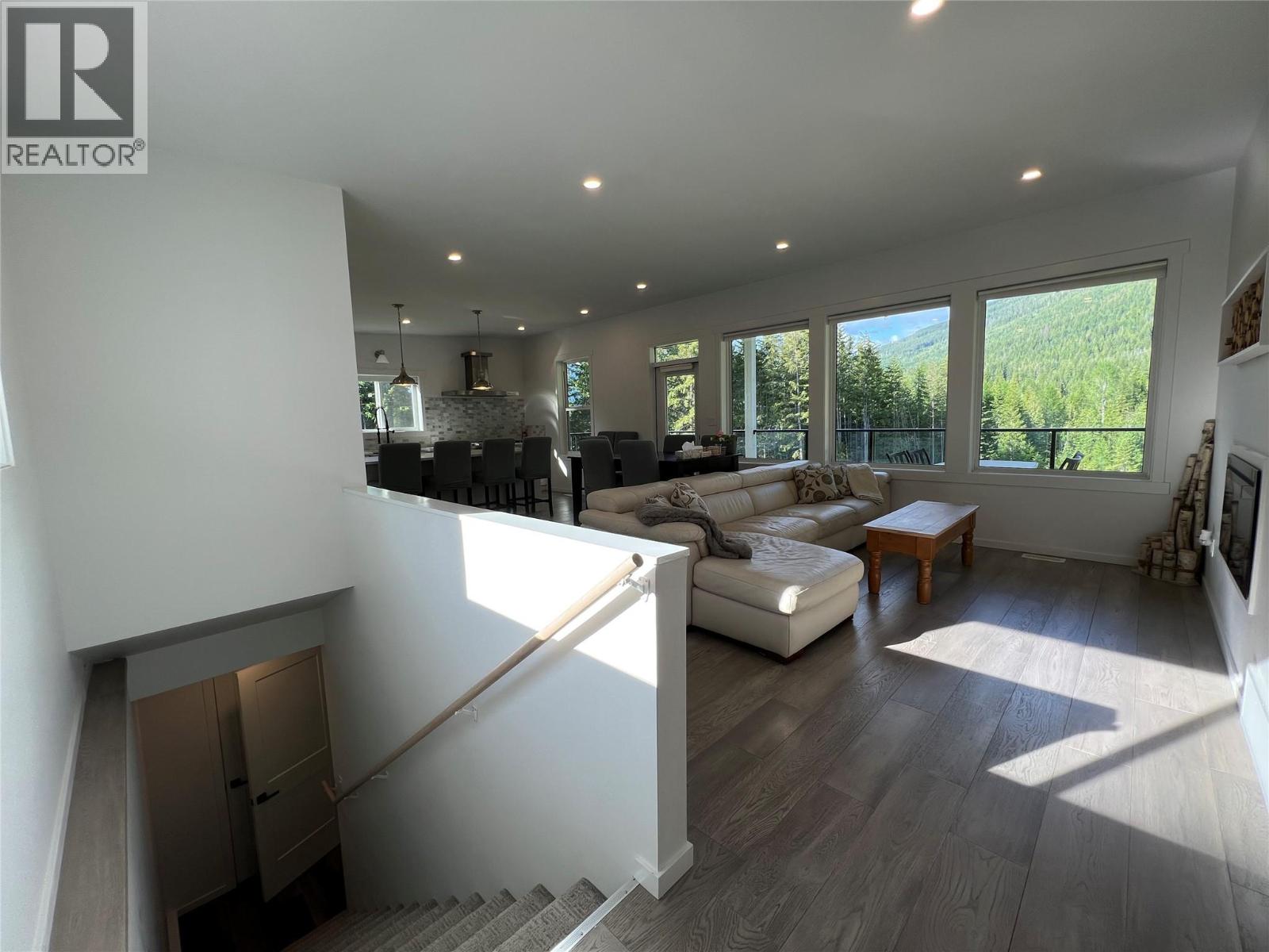 5090 50A Street NE, Salmon Arm