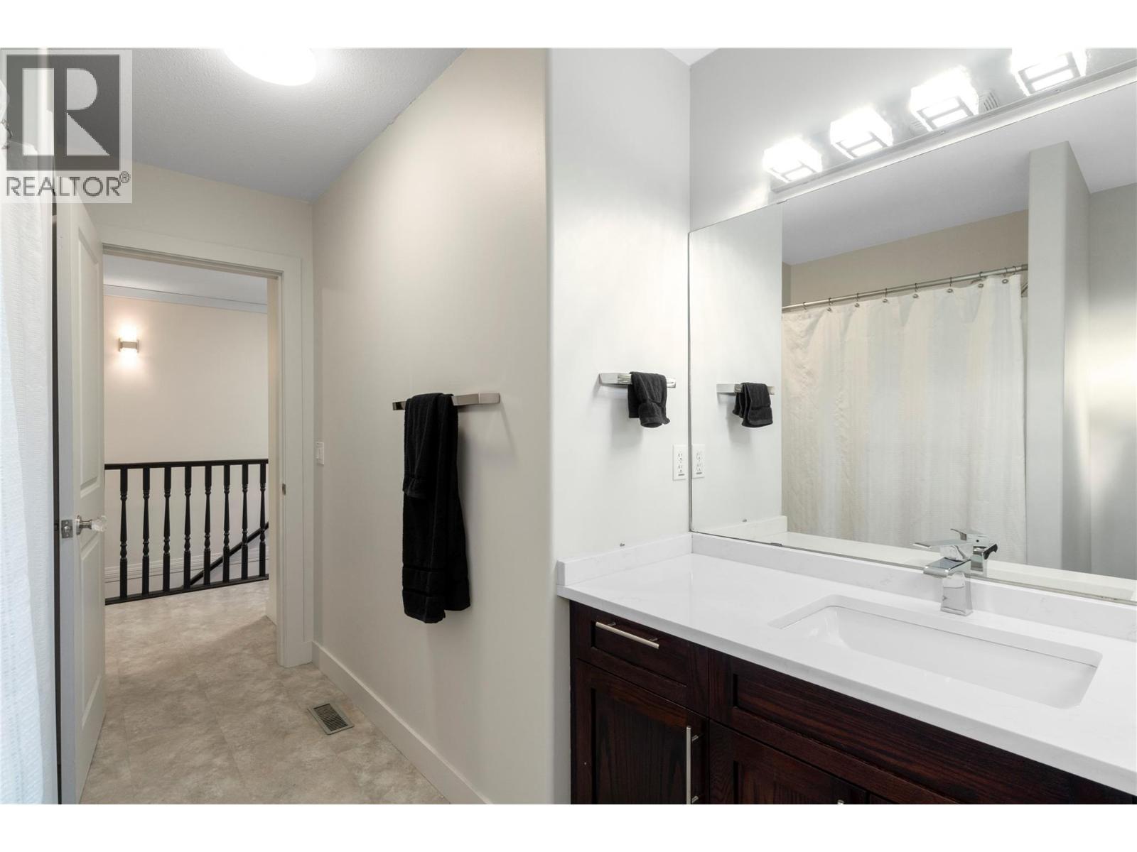 721 11 Street SE, Salmon Arm