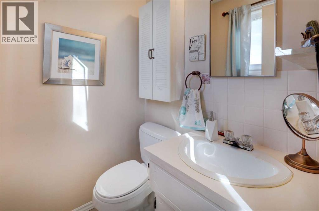 Single Family House Bungalow for Sale in  Lysander Drive SE Ogden Calgary 