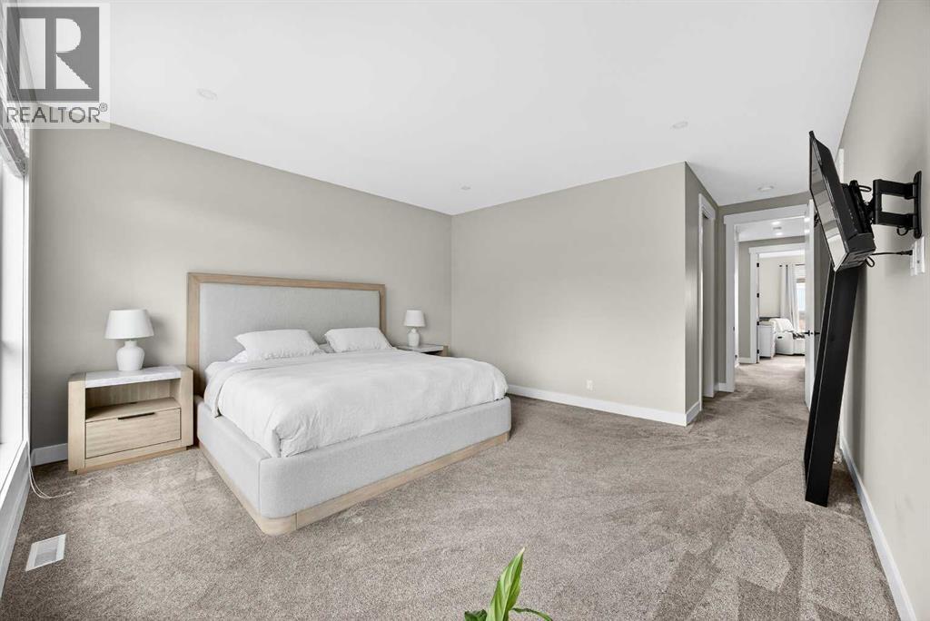 Single Family House for Sale in  Heston Street NW Highwood Calgary 