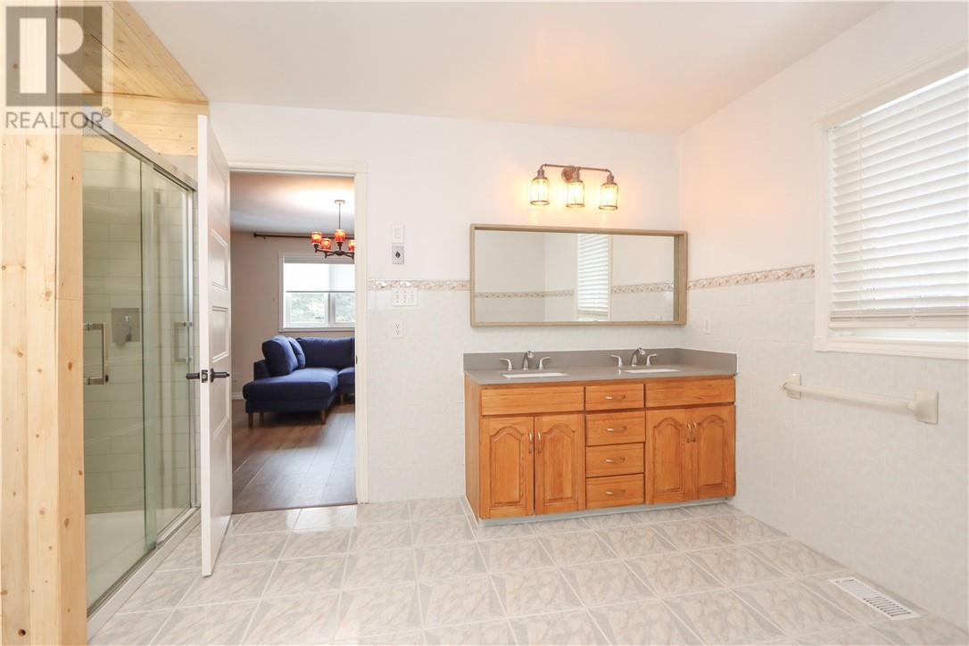 670 Moonrock Avenue, Sudbury, Ontario, P3E5Z6 — Photo 54