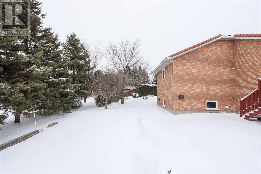 670 Moonrock Avenue, Sudbury, Ontario, P3E5Z6 — Photo 7
