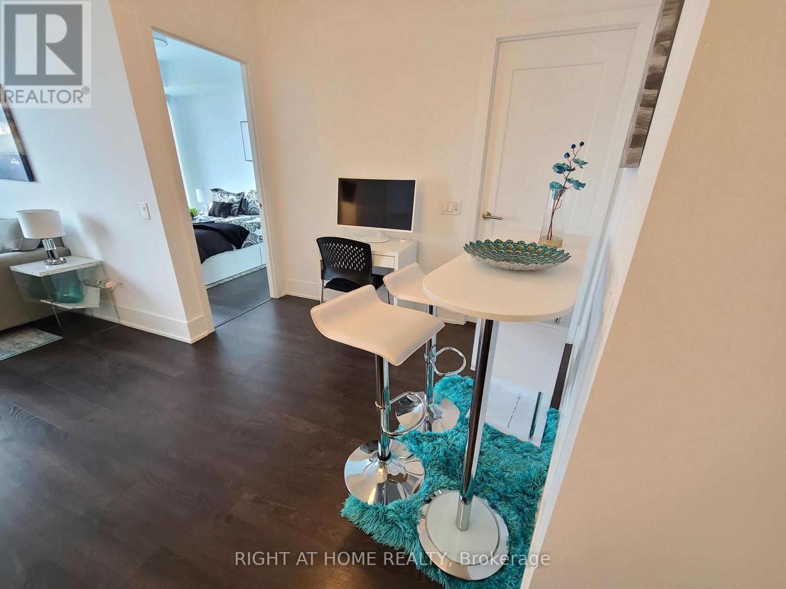 #3712 10 YORK STREET - 16