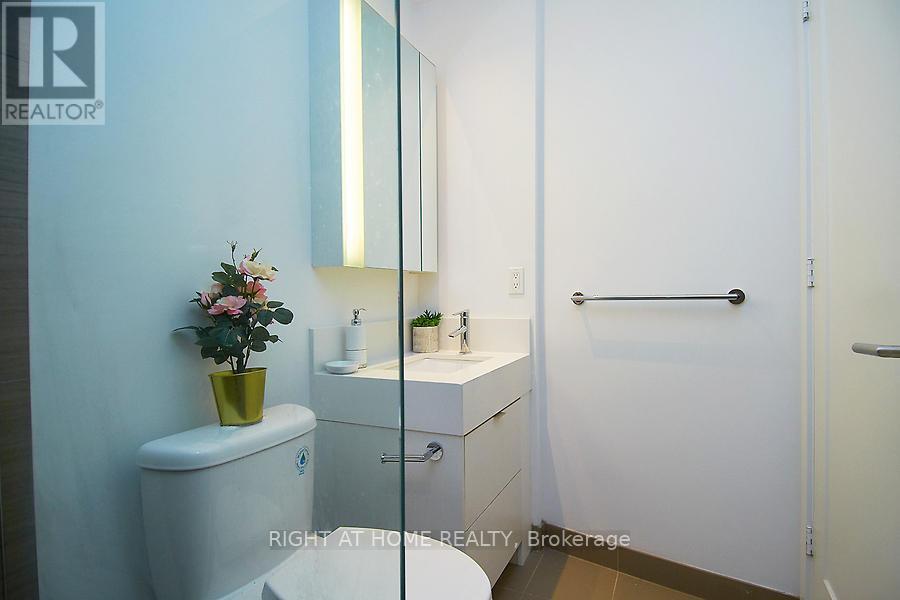 #3712 10 YORK STREET - 38