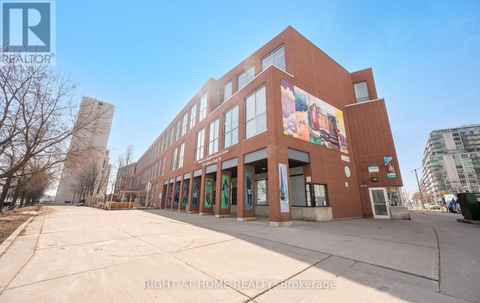 #219 600 QUEENS QUAY - 24