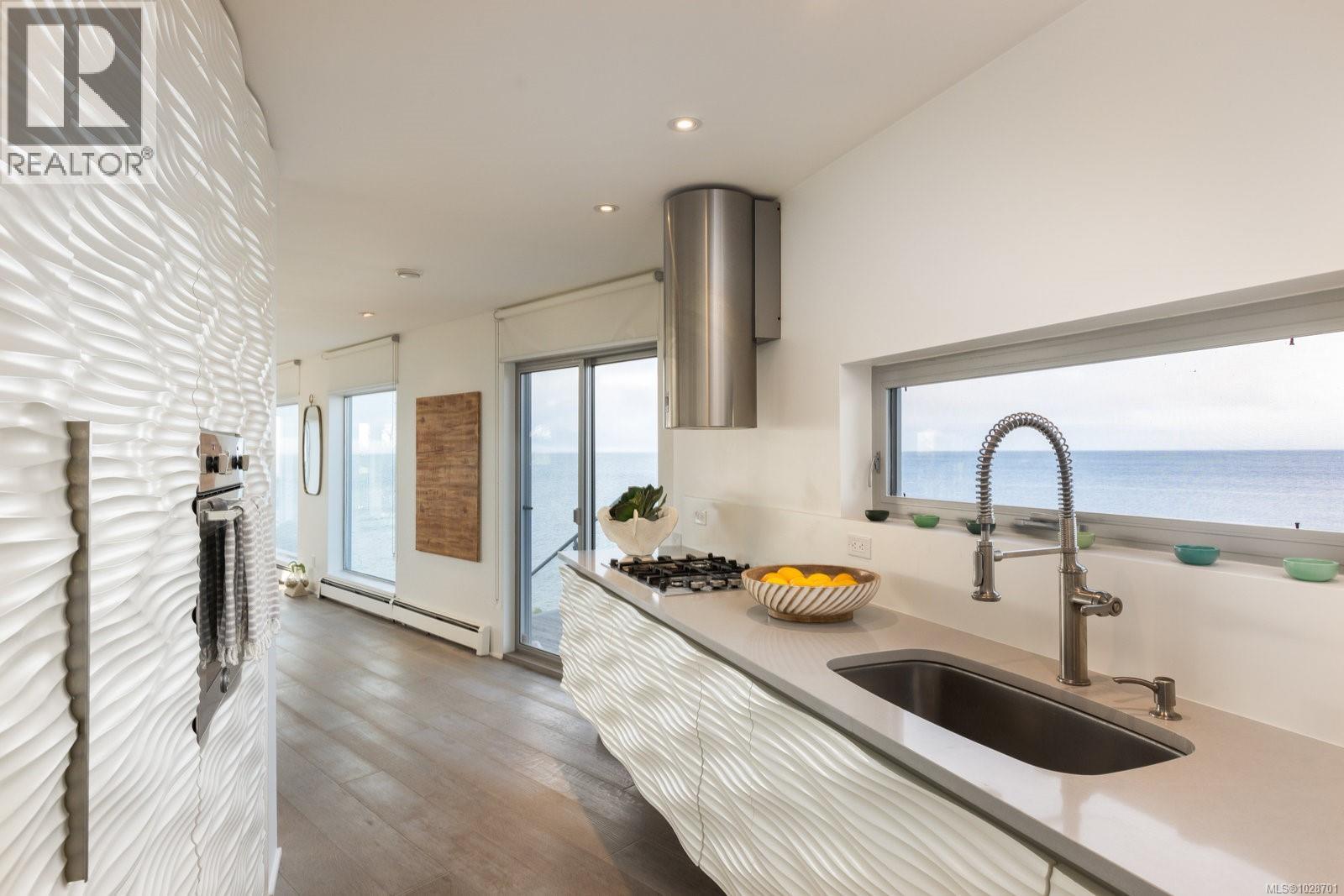  2179 Crescent Road, Oak Bay