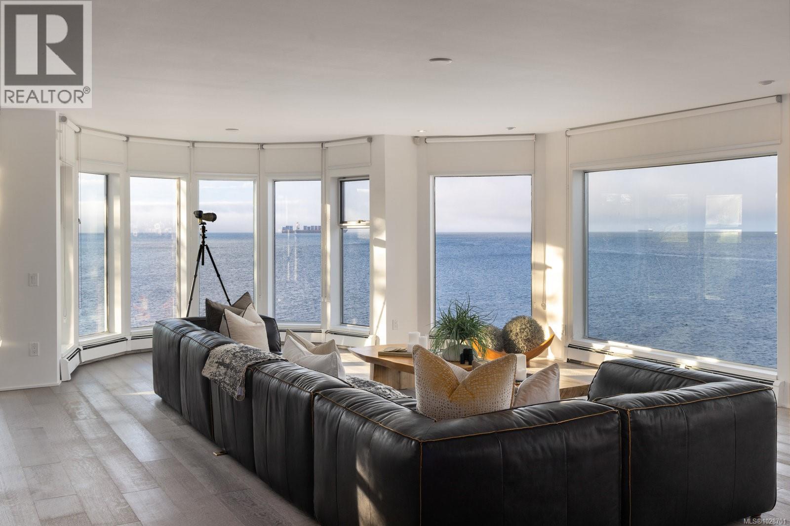  2179 Crescent Road, Oak Bay