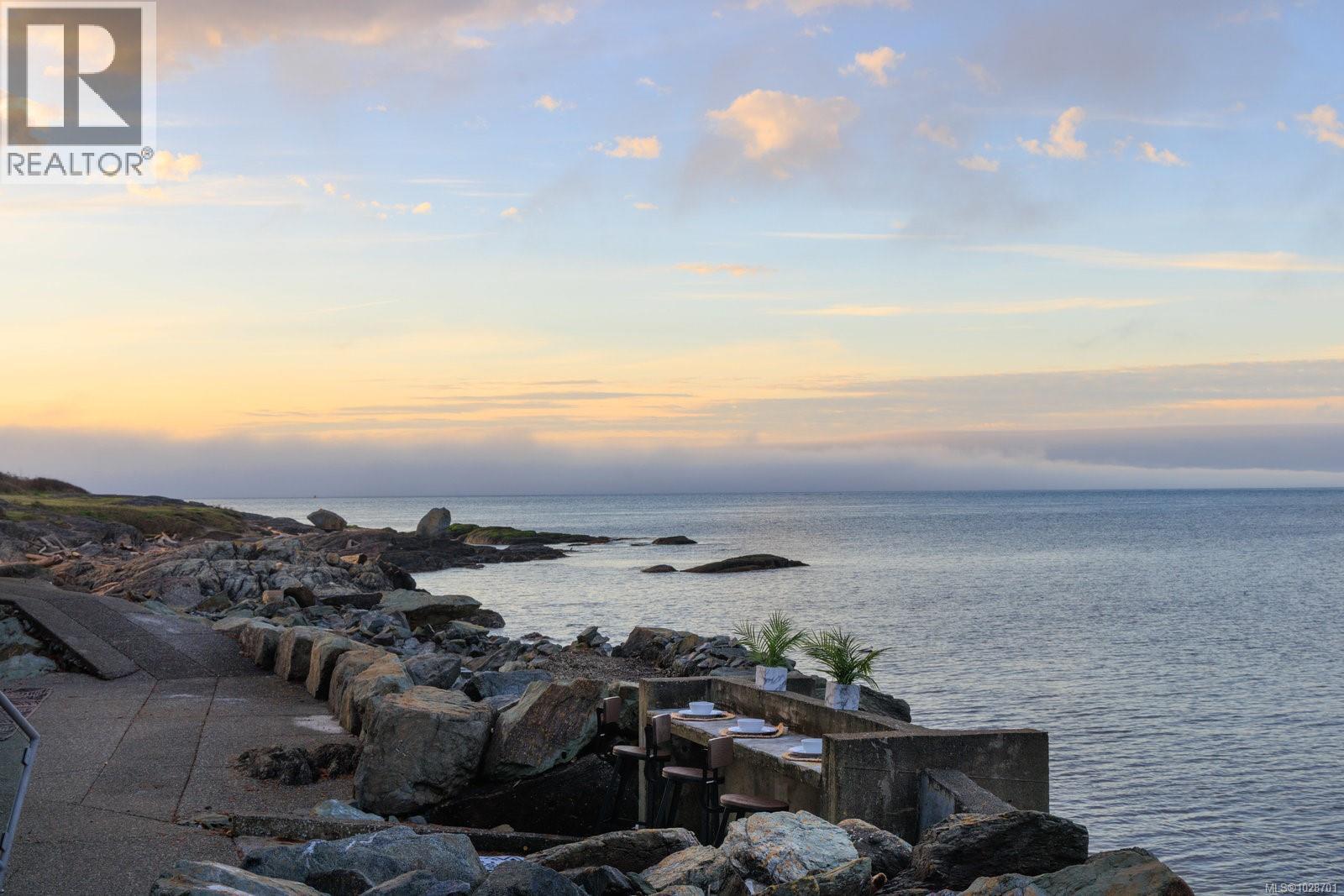  2179 Crescent Road, Oak Bay