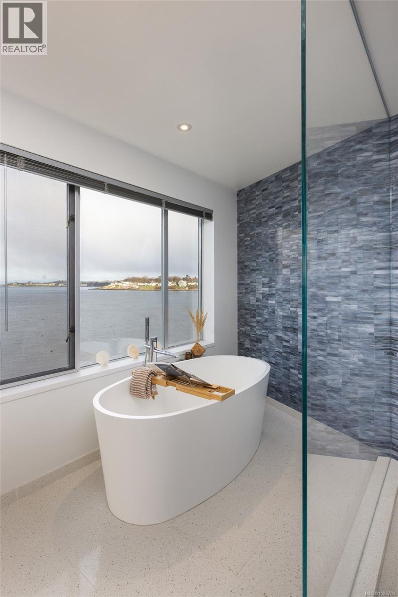  2179 Crescent Road, Oak Bay