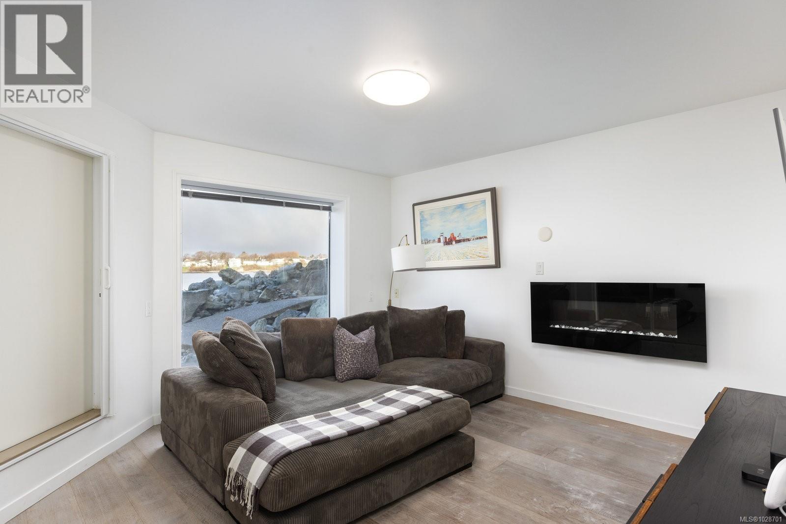  2179 Crescent Road, Oak Bay