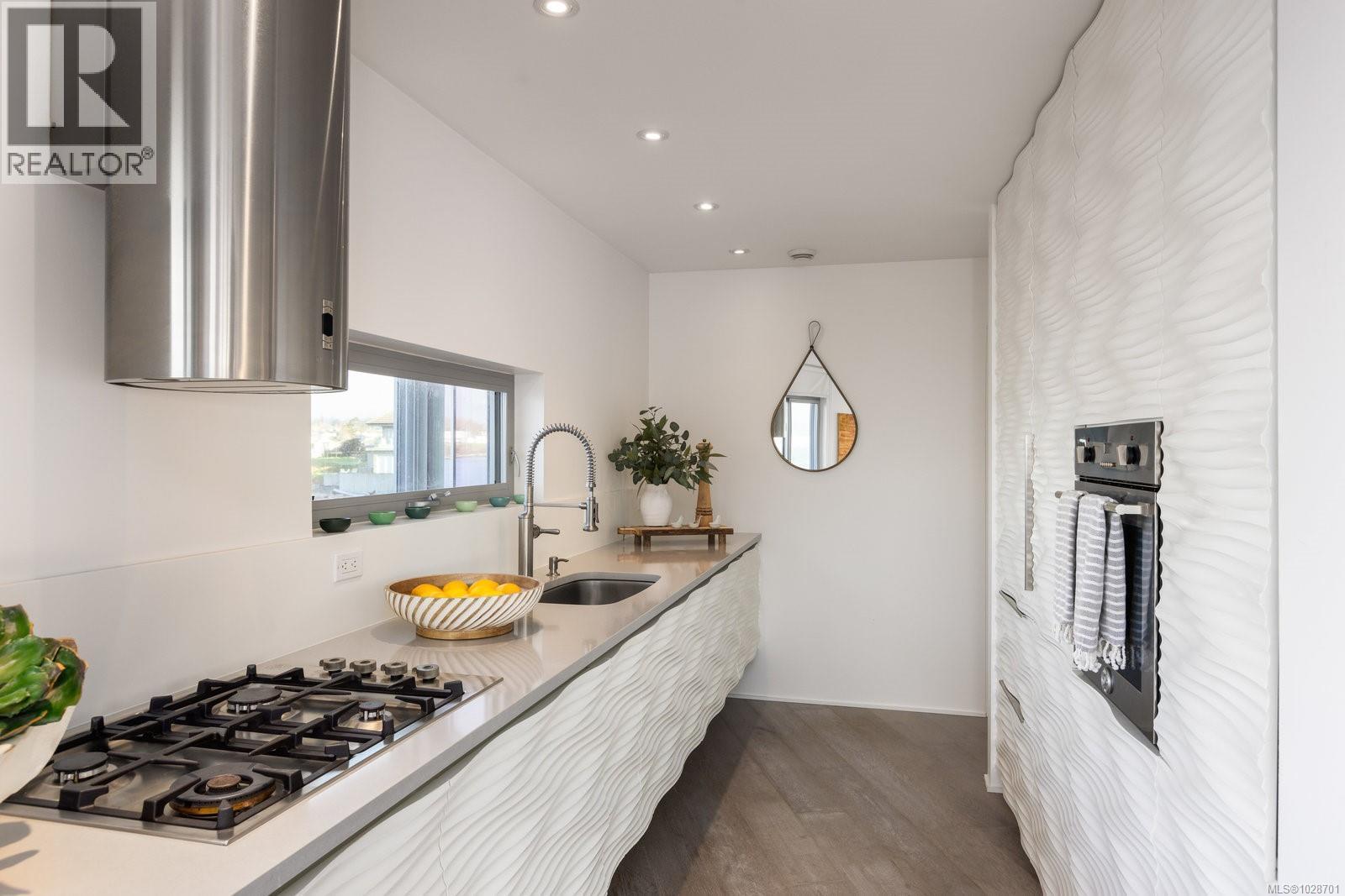  2179 Crescent Road, Oak Bay