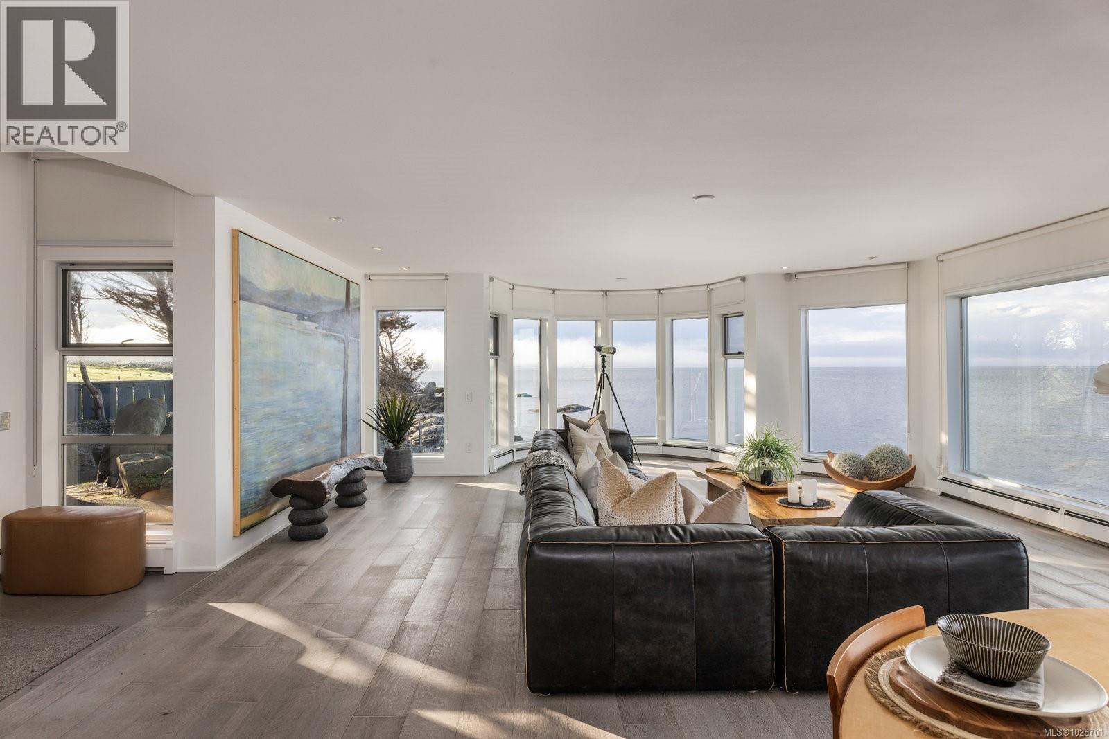  2179 Crescent Road, Oak Bay