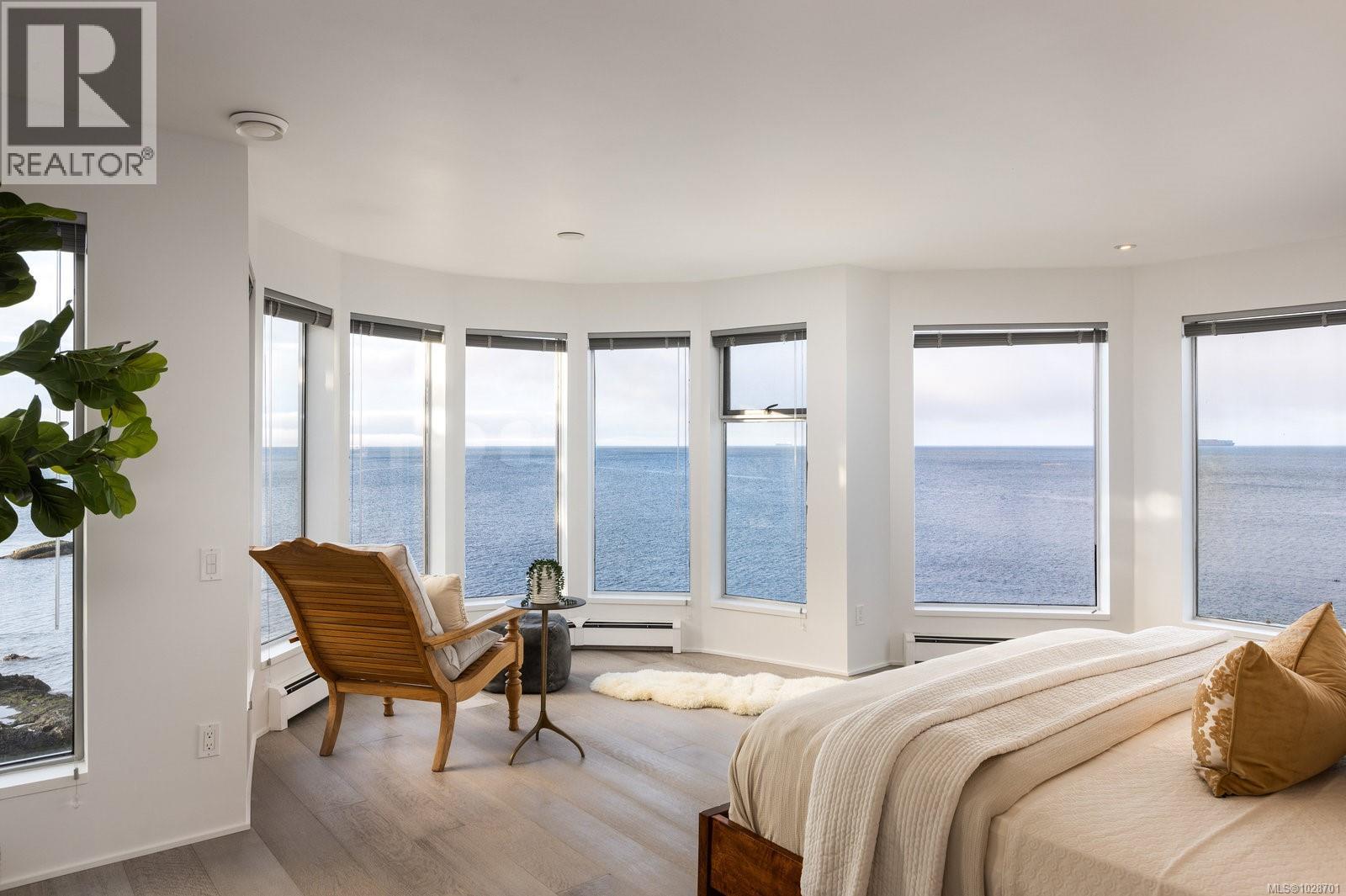  2179 Crescent Road, Oak Bay