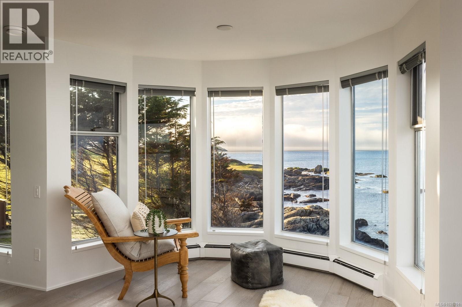  2179 Crescent Road, Oak Bay