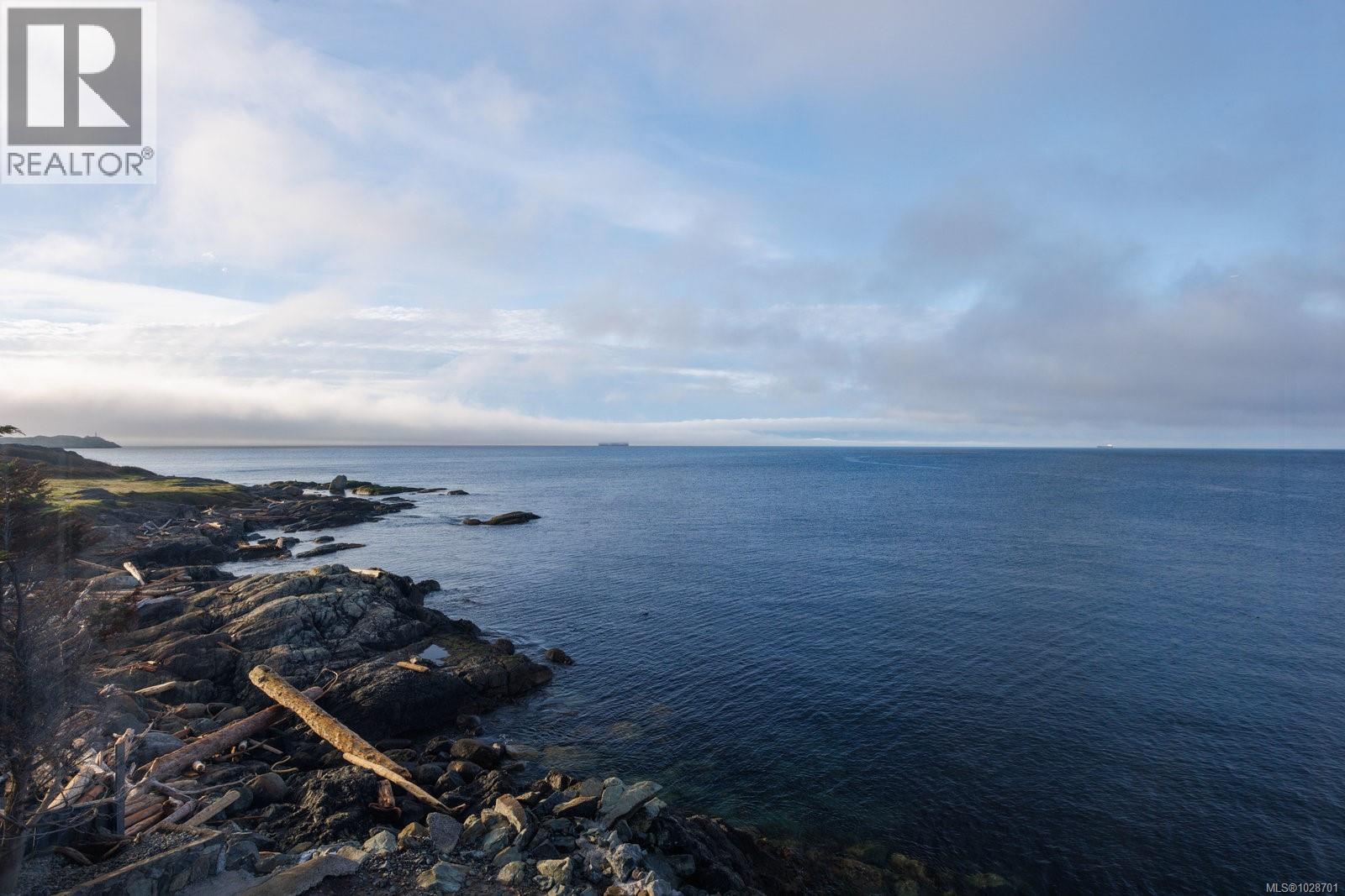  2179 Crescent Road, Oak Bay